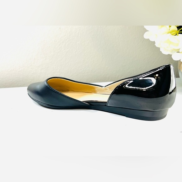 Life Stride Simply Comfort Flex Flats, Black Patent Leather on heel, Size 7.5 - Picture 1 of 8